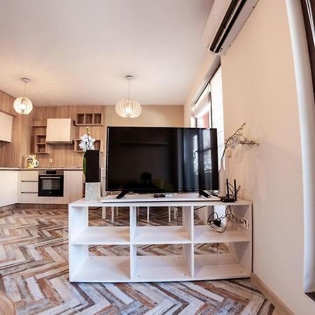 Bright 1Bdr Apartment With A Balcony Sofia Luaran gambar